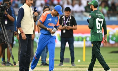 টস জিতে পাকিস্তানকে ব্যাটিংয়ে পাঠাল ভারত