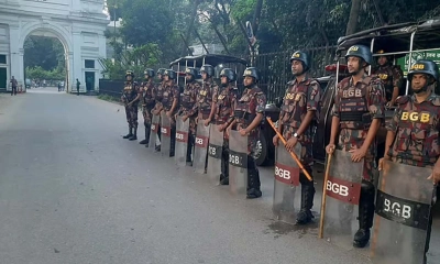ট্রাইব্যুনালে আনা হলো হেফাজতে থাকা সেনা কর্মকর্তাদের, নিরাপত্তা জোরদার