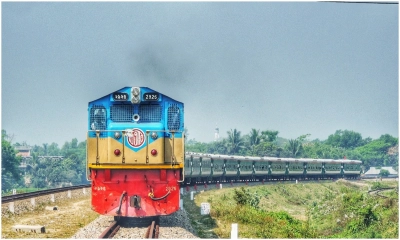 কক্সবাজারে  ট্রেনের ধাক্কায় অটোরিকশার ৪ যাত্রী নিহত
