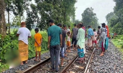 রেললাইনে হাঁটছিলেন পথচারী, ট্রেনের ধাক্কায় মৃত্যু