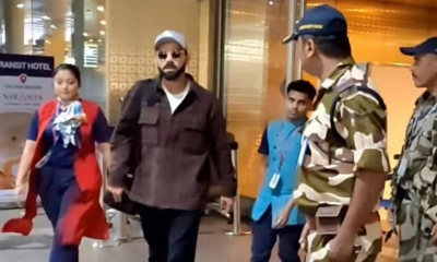 ইংল্যান্ড থেকে নিজ দেশে ফিরলেন বিরাট কোহলি