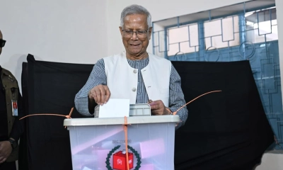 গুলশানে ভোট দিলেন প্রধান উপদেষ্টা