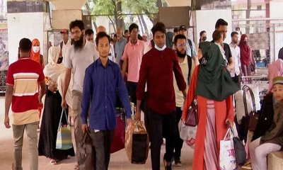 ঈদের ফিরতি যাত্রা শুরু, এখনো ঢাকা ছাড়ছে বহু মানুষ
