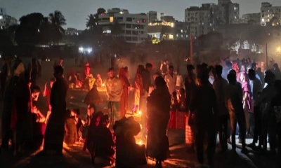 পুড়ে ছাই কয়েকশ ঘর, খোলা আকাশের নিচে রাত কাটছে হাজারো মানুষের