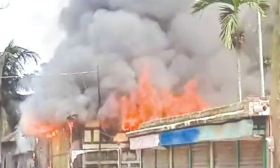 কুমিল্লায় মাইকে ঘোষণা দিয়ে ৪ মাজারে হামলা, ভাঙচুর ও অগ্নিসংযোগ