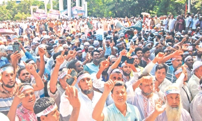 মরবেন তবু মাঠ ছাড়বেন না  শিক্ষকরা