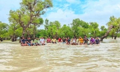সবুজে মোড়া সাগরের বুকে লুকানো স্বর্গ