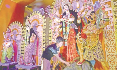 আজ মহাষষ্ঠী, দেশজুড়ে  উৎসবের আমেজ
