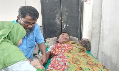 পাঁচ দিন সাগরে ভেসে জীবিত  ফিরলেন জেলে মোরশেদ