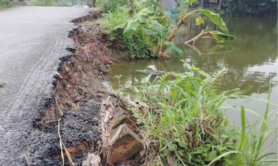 সড়কের দুই পাশে পুকুর  ভাঙনের হুমকিতে আঞ্চলিক সড়ক