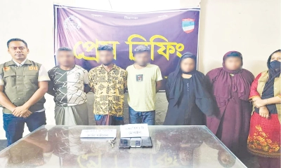 হানি ট্র্যাপ চক্রের ৫ সদস্য গ্রেপ্তার