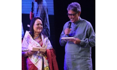রাষ্ট্রীয় সম্মাননা পেলেন সাবিনা ইয়াসমীন