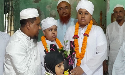 একই সঙ্গে হাফেজ হলেন  ইতালির নাগরিক দুই ভাই