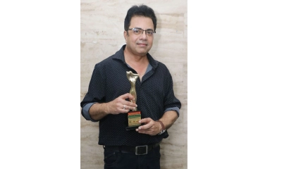 বিচারক ও সম্মাননায় ভূষিত দীপন