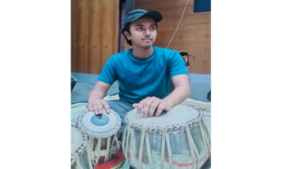 তবলায় নির্ভরযোগ্য হয়ে উঠছেন গুঞ্জন
