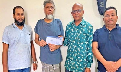 ক্যান্সার রোগের চিকিৎসার জন্য আর্থিক সহায়তা প্রদান করল শাহ্জালাল ইসলামী ব্যাংক
