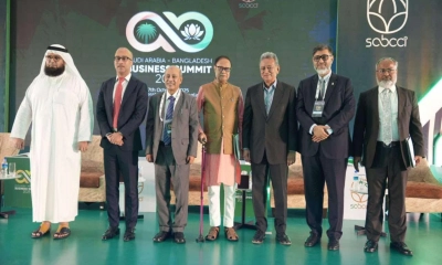 আমরা এখন ট্রিলিয়ন ডলারের পথে অগ্রসর হচ্ছি : গভর্নর