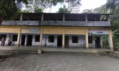 ৪০ বছরেও লাগেনি  আধুনিক শিক্ষার ছোঁয়া