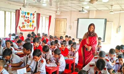 একাই ৬১১ শিক্ষার্থীর পরীক্ষা  নিলেন প্রধান শিক্ষক