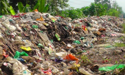 মহাসড়কে ময়লা-আবর্জনার স্তূপ