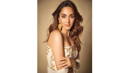 মা হওয়ার পর শুটিংয়ে কিয়ারা