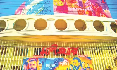 ইট-পাথর ভাঙলেও ভাঙবে  না মণিহারের আলো