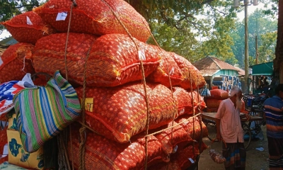 মাগুরায় অস্থির পেঁয়াজের বাজার