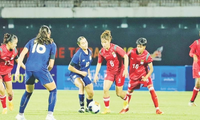 ইতিবাচক মনোভাব নিয়েই  ফিরল নারী ফুটবলাররা