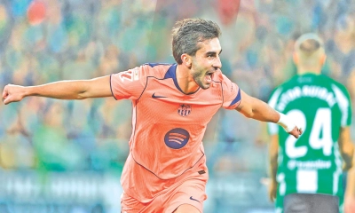 তোরেসের হ্যাটট্রিকে জিতল বার্সা