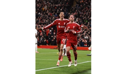 কোর্তোয়া ‘দেয়াল’ ভেঙে  জিতল লিভারপুল