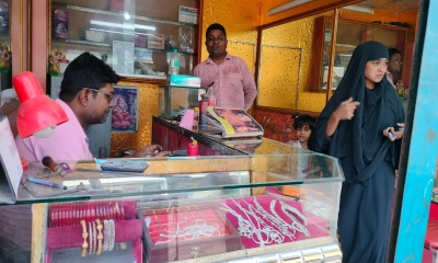 ক্রেতা সংকটে দুপচাঁচিয়ার  জুয়েলার্স ব্যবসা স্থবির