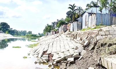 মাস না পেরোতেই ৫  কোটির বাঁধে ধস