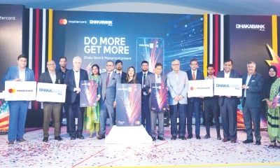 ঢাকা ব্যাংক ও মাস্টারকার্ডের বিশেষ ডুয়াল কারেন্সি প্রিপেইড কার্ড ‘স্পার্ক’