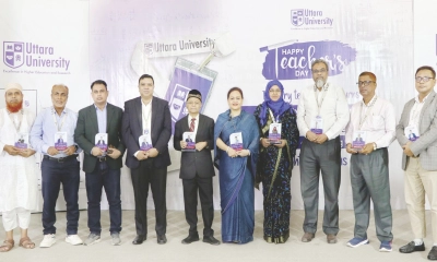 বিশ্ব শিক্ষক দিবস উপলক্ষে উত্তরা ইউনিভার্সিটিতে শিক্ষকদের সম্মাননা