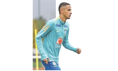 ফুটবলারদের প্রতিবাদ মিছিল-আল্টিমেটাম