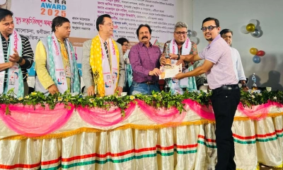 বিসিআরএ স্বীকৃতি পেলেন মাহমুদ মানজুর 