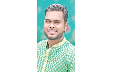 সিনেমার গানে নোলক বাবু