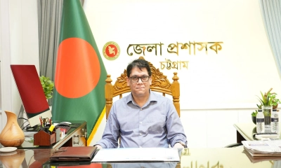 কাজে যোগ দিয়েছেন চট্টগ্রামের নবনিযুক্ত জেলা প্রশাসক