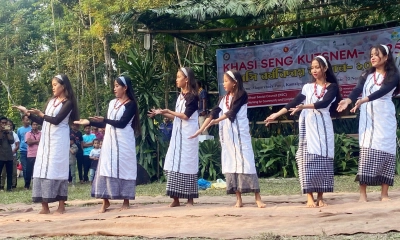 ঐতিহ্যবাহী ‘খাসি সেং কুটস্নেম’ উৎসবে মাতলেন খাসিয়ারা