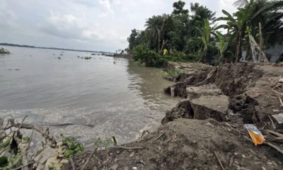নদীগর্ভে অর্ধশতাধিক বসতবাড়ি