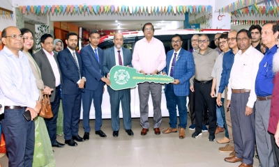 পূবালী ব্যাংক কর্তৃক বাংলাদেশ মেডিকেল কলেজকে একটি মাইক্রোবাস প্রদান