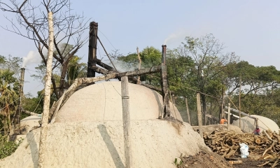 বিষাক্ত ধোঁয়ার গ্রাসে জনপদ