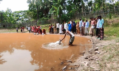 দেড়শ বছরের পুরনো পুকুর  দেড় হাজার পরিবারের আর্তনাদ
