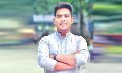 অকৃতকার্য শিক্ষার্থীদের  পেটালেন বাগছাস নেতা