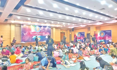 রঙের আঁচড়ে ফুটে  উঠল স্বপ্ন ও কল্পনা