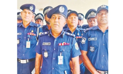 প্রশাসনের ব্যর্থতায় নষ্ট হচ্ছে কক্সবাজার সৈকতের সৌন্দর্য