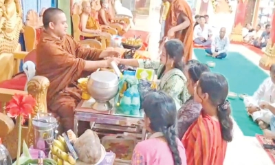 কক্সবাজারে অর্ধশত বিহারে  প্রবারণা পূর্ণিমা উদযাপিত যুদ্ধ বন্ধের আহ্বান