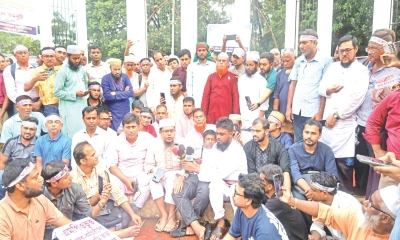 বেসরকারি শিক্ষকদের  অনশন শুরু, কাল যমুনা  অভিমুখে পদযাত্রা
