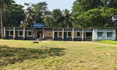 পরিত্যক্ত ভবনে আদালতের কার্যক্রম