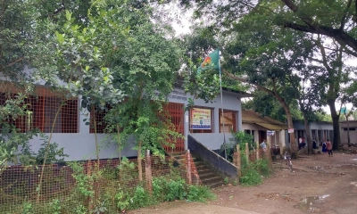 ১০ বিদ্যালয়ে নেই খেলার মাঠ